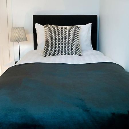 Central 2 Bedroom Luxury Home Close To River Ness Inverness Buitenkant foto
