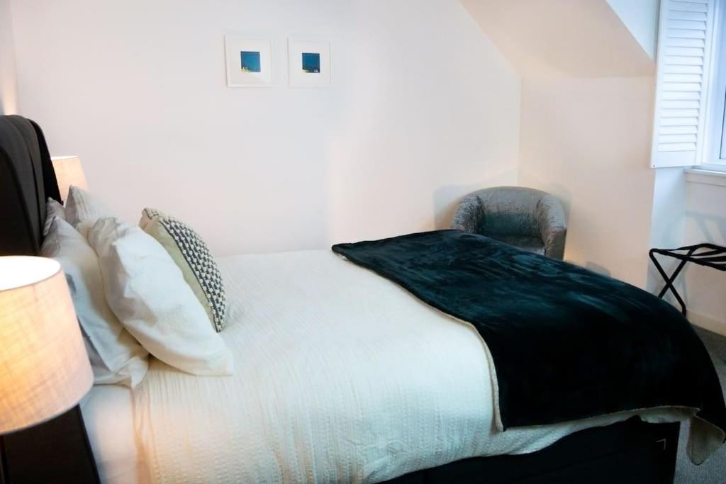 Central 2 Bedroom Luxury Home Close To River Ness Inverness Buitenkant foto