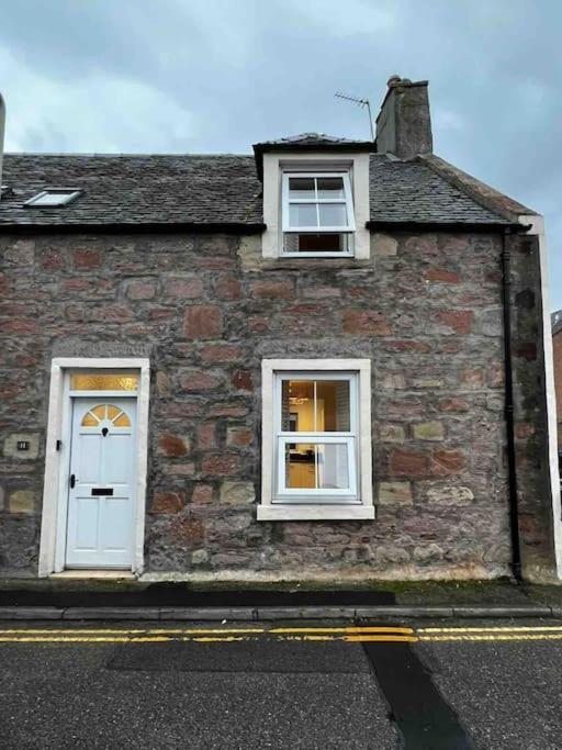 Central 2 Bedroom Luxury Home Close To River Ness Inverness Buitenkant foto